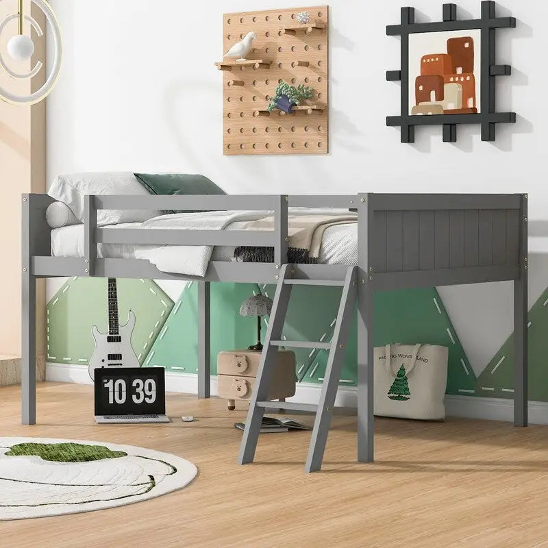 Letto a soppalco basso in legno matrimoniale con scala